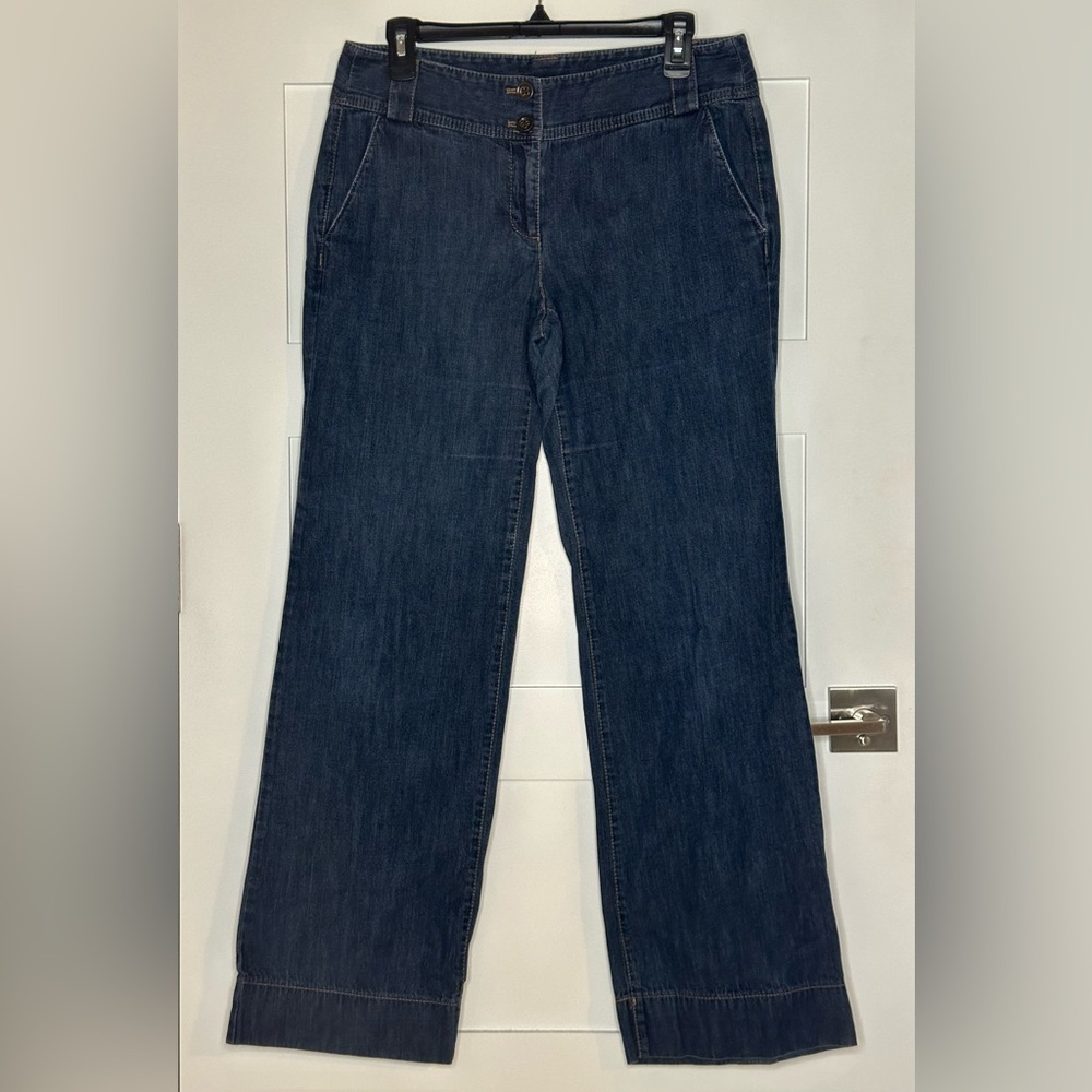 BUNDLE 4/$12💥 
Ladies LOFT wide leg jeans. Size 6.